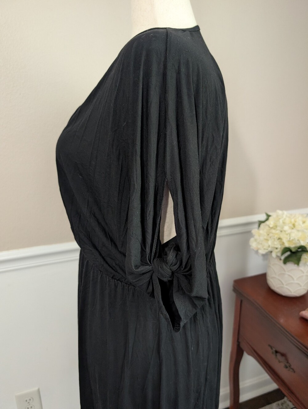 Black Tie Sleeve Deep Cut Dress, Size XL - Picture 4 of 6